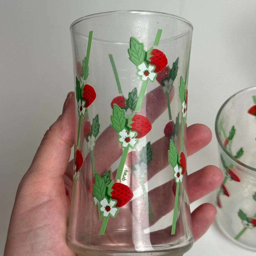 Vintage Greg Flowers Strawberry Vine Glass Tumblers Retro Set of 5 Red Green